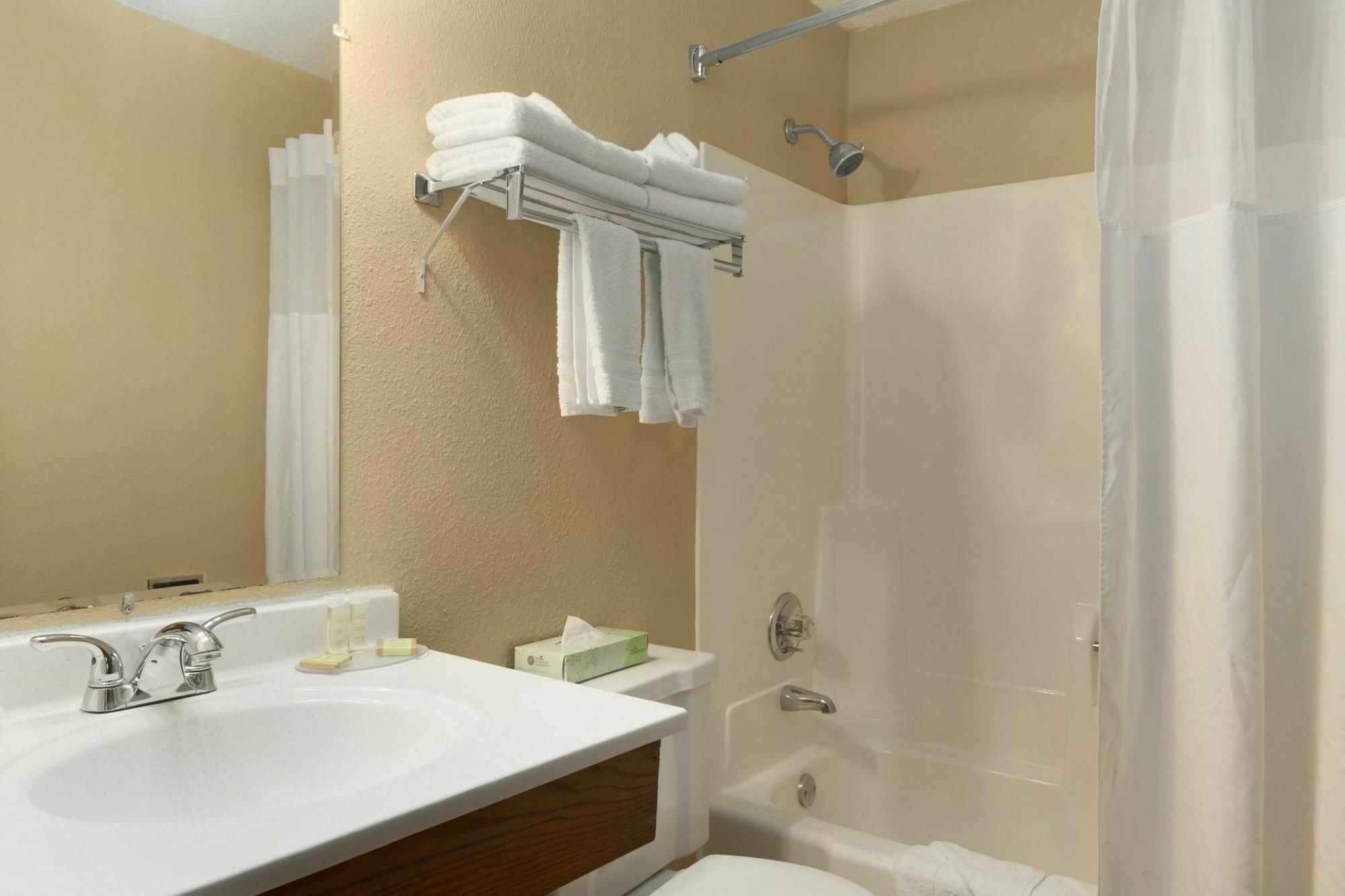 Super 8 By Wyndham Sioux Falls Near Convention Center Pokój zdjęcie